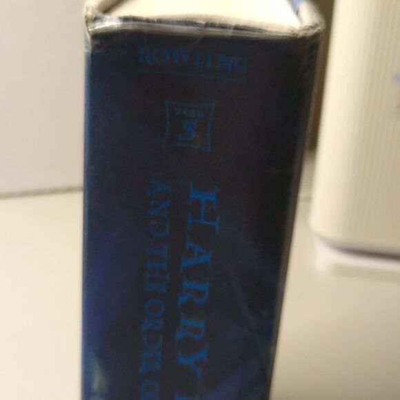 Harry Potter and the Order of the Phoenix Book Year 5 - Picture 7 of 7